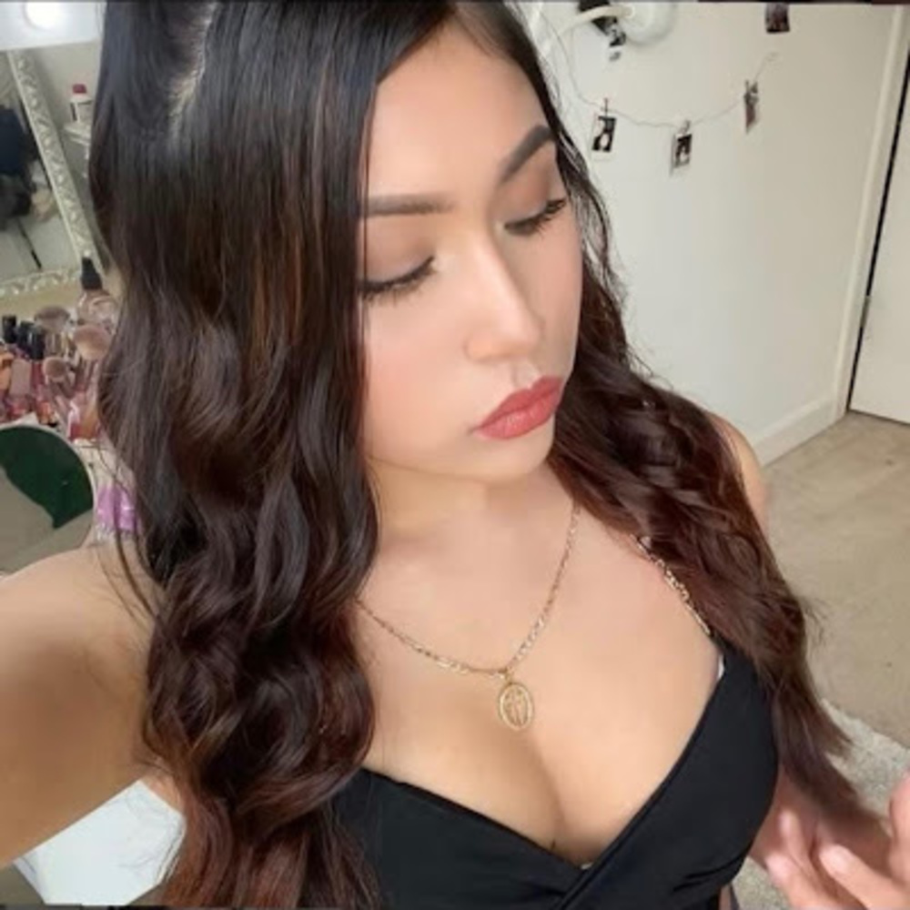 Meet your Posher, Sharon mireya